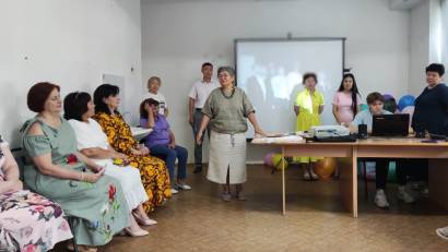 АИТВ орталығының медицина қызметкерлерін кәсіби мерекелерімен құттықтады